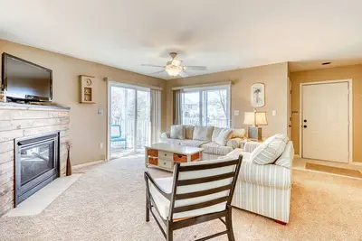 Image de Sea Colony Tennis 1st floor condo w/ pool, shared sauna, and lake view