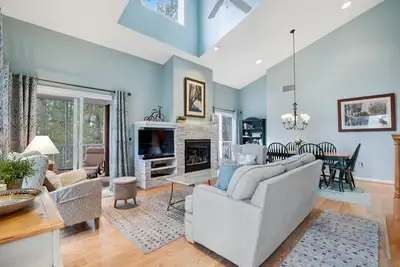 Image de Two-story beach gem with wraparound screened porch, pool, sauna & gym