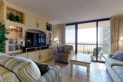 Image de Sea Colony Ocean 6th-floor condo with sauna, tennis court, & elevator