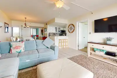 Image de Sea Colony Ocean 4th floor condo w/ shared sauna, basketball court, & free WiFi