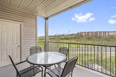 1 Bedroom Condo + Queen Suite (Adjoined Units, Lock-Off Access)