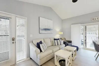 Image de Sea Colony Tennis 1st floor condo w/ pool, lake view, and tennis court