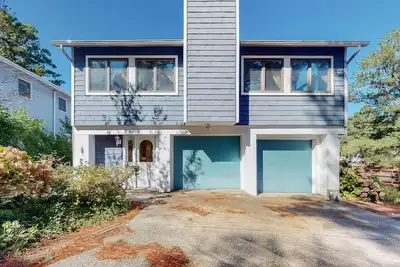 Image de South Bethany canal-front house w/ grill, boat dock, and outdoor shower