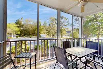 Image de Sea Colony Tennis 1st-floor condo with gym, tennis court & private beach