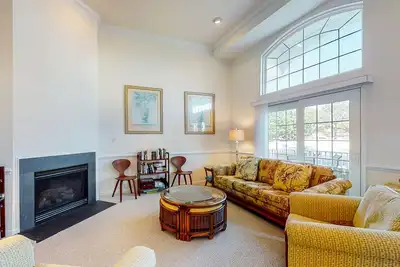Image de Bayside Bethany Lakes townhouse w/ gym, basketball court, tennis, and pools