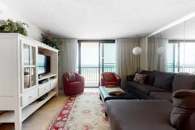 Image de Sea Colony Ocean 6th floor condo with shared sauna, elevator, and tennis court