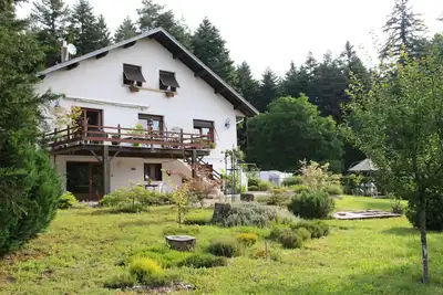 Image de Gîte Paisible au Cœur de la Forêt, Idéal pour 4 Pers avec Terrasse, Jardin et Activités Nature