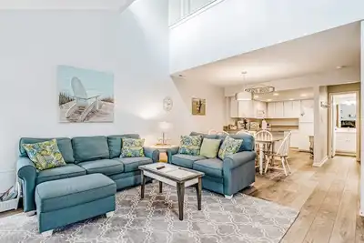 Image de Sea Colony Tennis two-story townhome with wood fireplace, sauna & pool