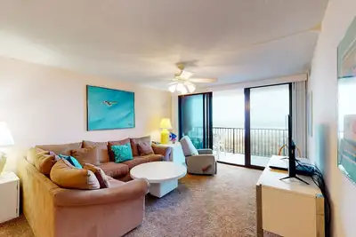 Image de Sea Colony 3rd floor condo w/ ocean view, shared tennis court, elevator, and gym