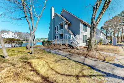 Image de Sea Colony Tennis 1st-floor condo with pool, sauna & wifi