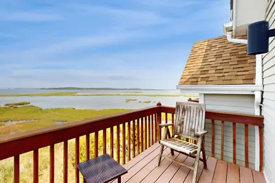 Image de Seatowne bayfront home w/ outdoor shower, community pool, tennis & pier