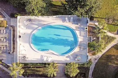 Image de 30 Yay! Steps to the Beach- Heated Pool!