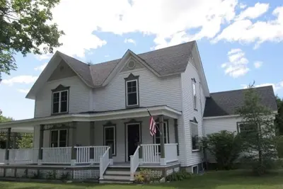 Image de Perfect 5 star Harbor Springs home, short walk to beach / town. 5Mi to slopes!