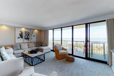 Image de Sea Colony Ocean 4th floor condo w/ balcony, tennis court, and free WiFi