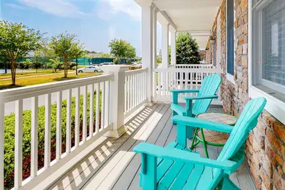 Image de Bayside Resort townhouse w/ gym, private gas grill, pool, and free WiFi
