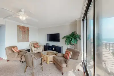 Image de Sea Colony Ocean 10th-floor condo with basketball court, gym, and sauna