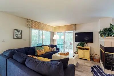 Image de Sea Colony Tennis First-floor condo with pool, hot tub & central Ac