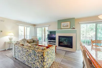 Image de 1st-floor Sea Colony Tennis condo with sauna & pool