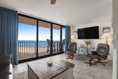 Image de Sea Colony 8th floor condo w/ free WiFi, balcony, shared pool & ocean view