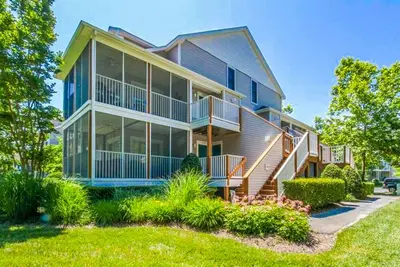 Image de 2nd-floor Sea Colony Tennis condo with gym & sauna