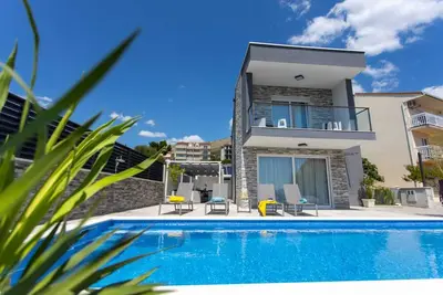 Image de Villa Florentina with Heated Pool