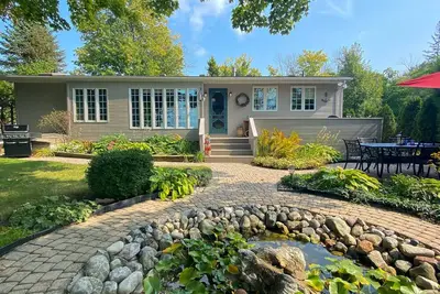 Image de Elmslie Oasis - Stunning lake views - Private Lake Access