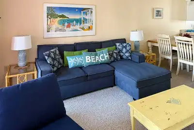 Image de Sea Colony Tennis 1st-floor condo with a gym
