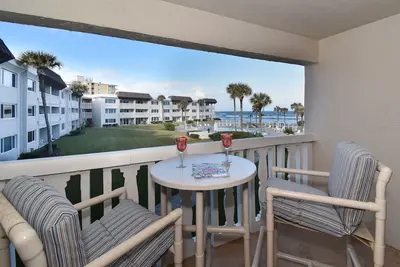 Image de Prime Location / Pool Views / Oceanview Gem / Chateau by the Sea 22b