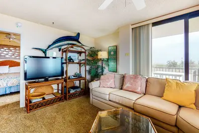 Image de Sea Colony Ocean 1st floor condo with gym, sauna, & tennis court