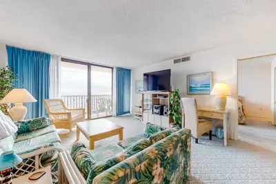 Image de Sea Colony 4th floor condo with shared pool, basketball court - partial ocean view