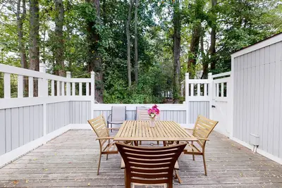 Image de First-floor Sea Colony Tennis condo with pool\/basketball court