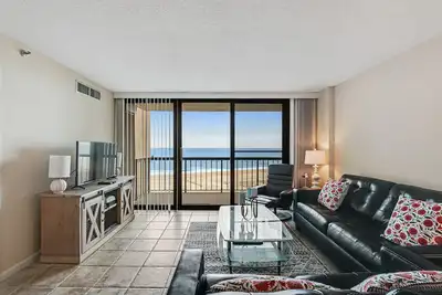 Image de Sea Colony Ocean 7th floor condo w/ tennis court, balcony, and elevator