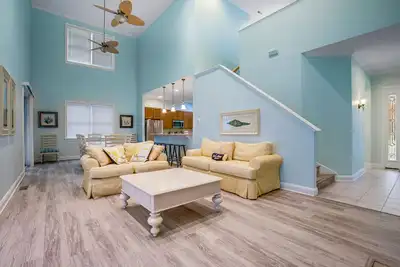 Image de Bayside Resort house w/ golf on-site, private gas grill, pool & basketball court