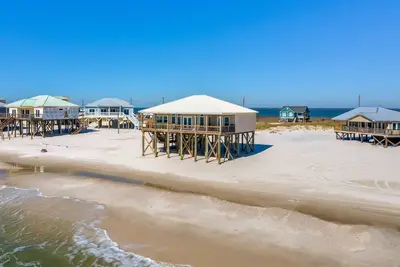 Marisol - Gulf front living on Dauphin Island! Overlook your own beachfront!