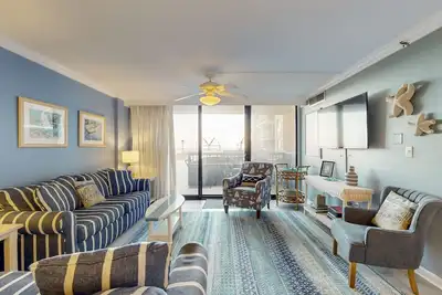 Image de Sea Colony Ocean 1st floor condo w/ balcony, free WiFi, and shared sauna