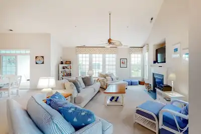 Image de Bear Trap Dunes 2nd floor condo w/ tennis court, pool, and golf on-site