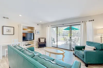 Image de Sea Colony Tennis 1st floor condo w/ tennis court, basketball court, and pool