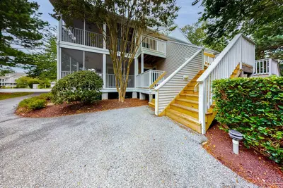 Image de Sea Colony Tennis 2nd-floor condo with pool, tennis court, & basketball court