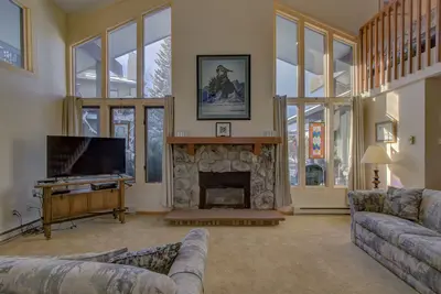 Image de Spacious Ski Condo with Vaulted Ceilings, Loft, Pool, and Hot Tub Access!