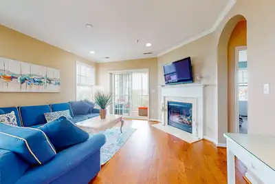 Image de Bayside Resort 3rd floor condo with lovely interior/balcony, pool, on-site golf