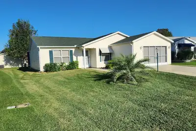 Image de Hot Tub House - Entire 3 Bedroom House in The Villages