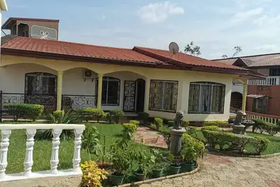 Image de Secure residence \"the pride of the Peacock\"