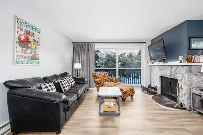 Image de Condo with lanai, mountain view, fireplace, & spiral staircase