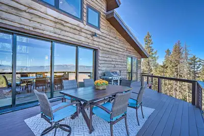Image de Luxury Ski-In/Out Getaway w/ Hot Tub & Views!