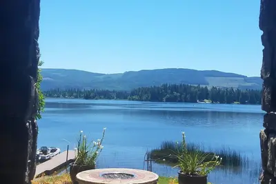 Image de Custom Lake Front Castle Style Villa Upper Floors!