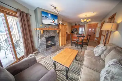 Image de Private Balcony Mtn Views, Short walk to Slopes