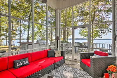 Image de Lakefront Paradise w/ Fire Pit - Dogs Welcome!
