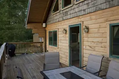 Image de Cozy Log Cabin
