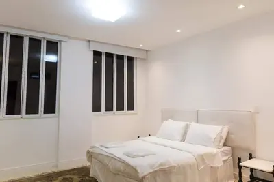 Image de Queen-size suite in a luxury hotel