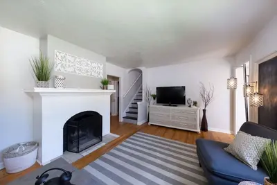 Image de Experience Caldwell Charm\/Visit the Wineries at this Historic 4 bdrm House+ WiFi